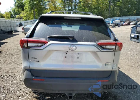 2025 Toyota Rav4 Xle Premium z USA, uszkodzony, nr VIN 2T3B6RFV4SW084711